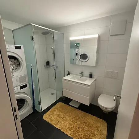 Seenaehe 300 Meter 126 Qm Wohnflaeche 6 Betten Appartement *